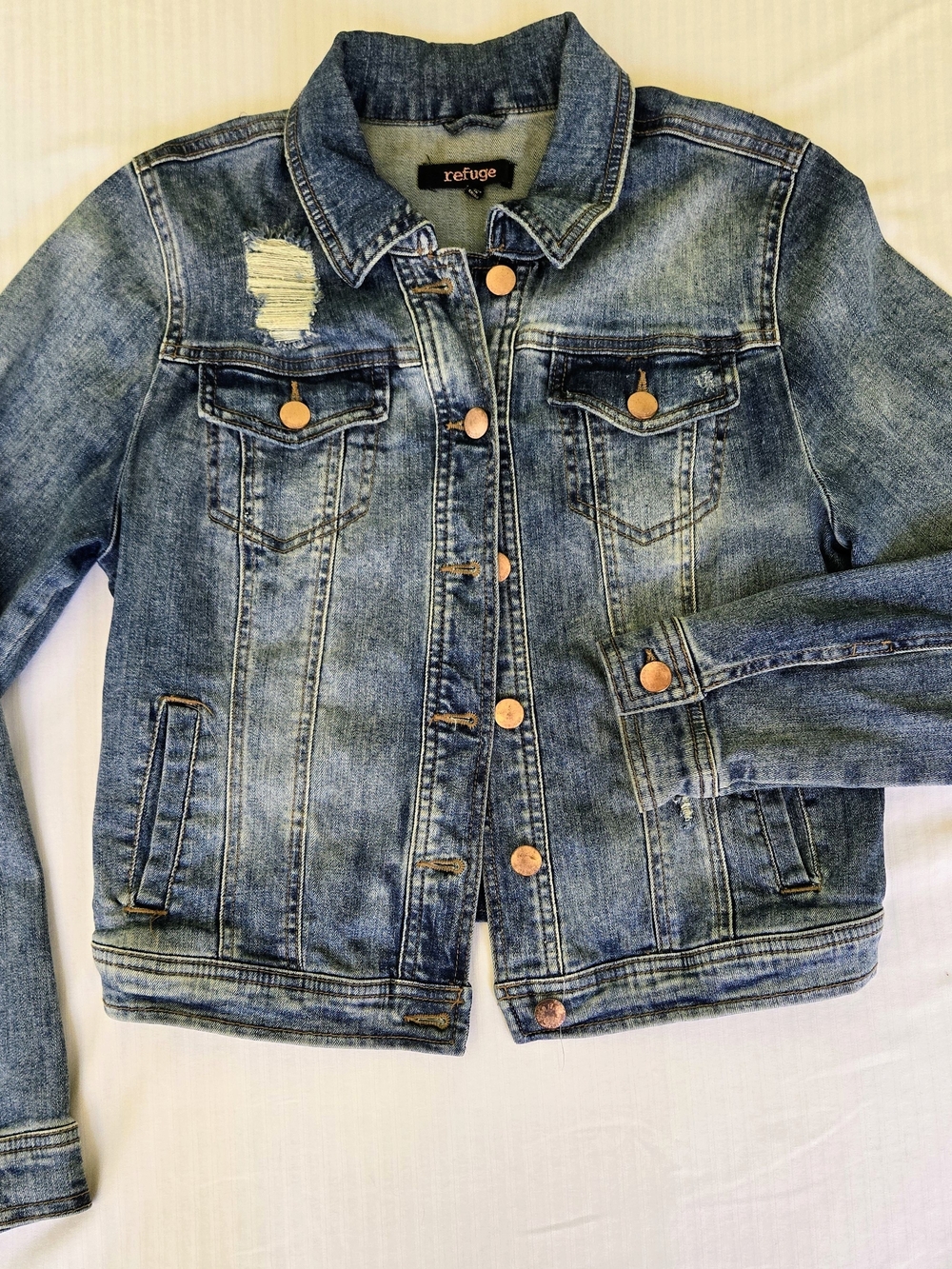 Refuge Distressed Medium Wash Denim Trucker Jacket Size M